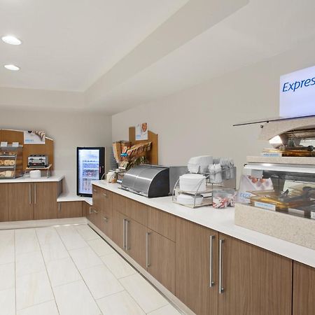 Holiday Inn Express West Los Angeles By Ihg Екстериор снимка