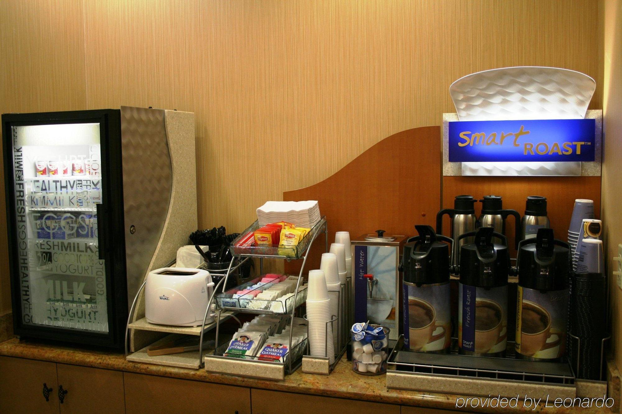 Holiday Inn Express West Los Angeles By Ihg Ресторант снимка
