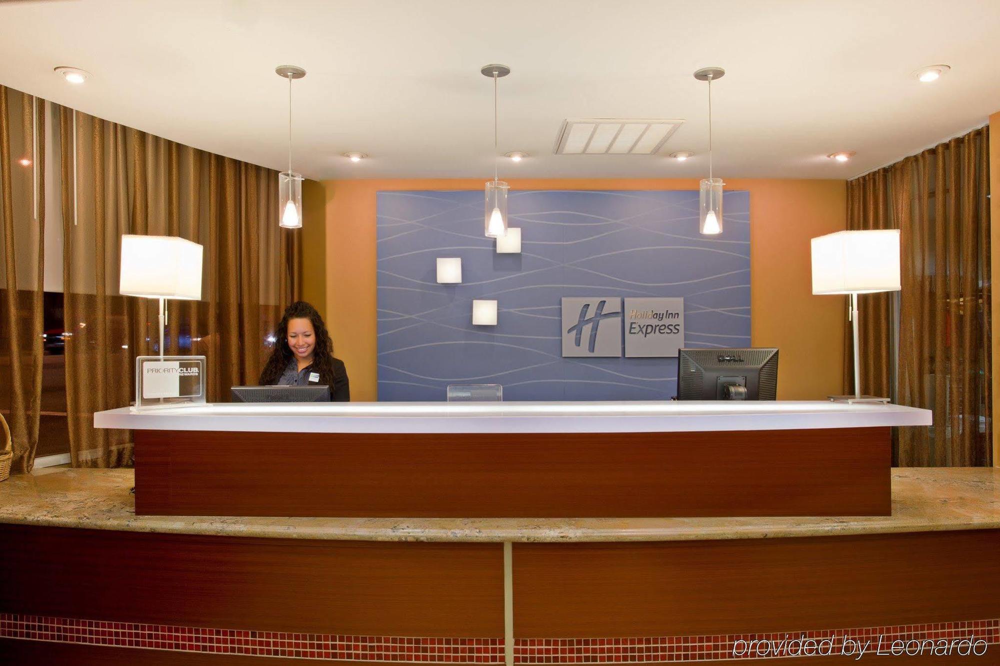 Holiday Inn Express West Los Angeles By Ihg Екстериор снимка