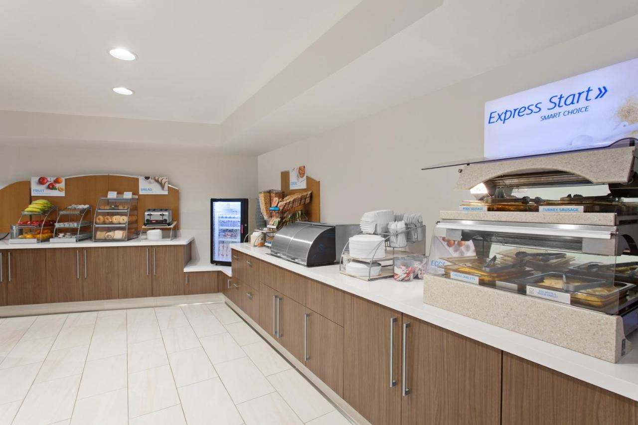 Holiday Inn Express West Los Angeles By Ihg Екстериор снимка